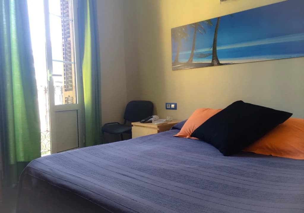 Barcelona City Hotel (Hotel Universal) - photo 2