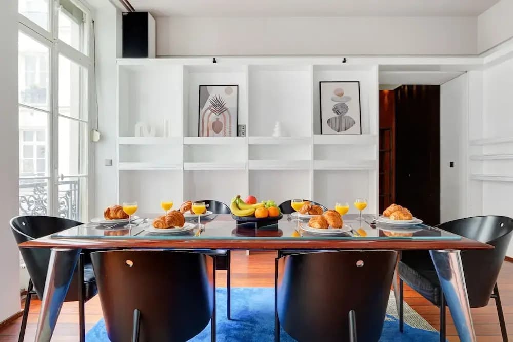 Le Marais & Place de la Republique 3BR - photo 11