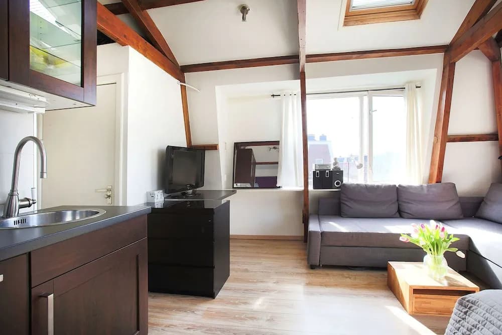 Cozy Comfortable Studio At The Canals - photo 3