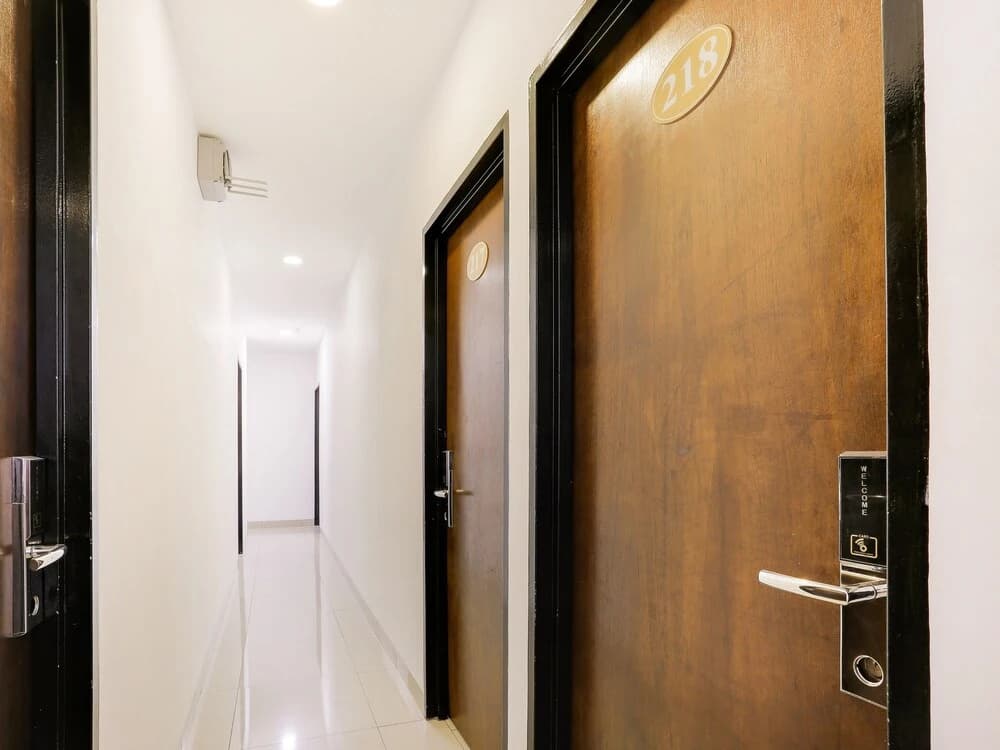 Rich Hotel by OYO Rooms - photo 8