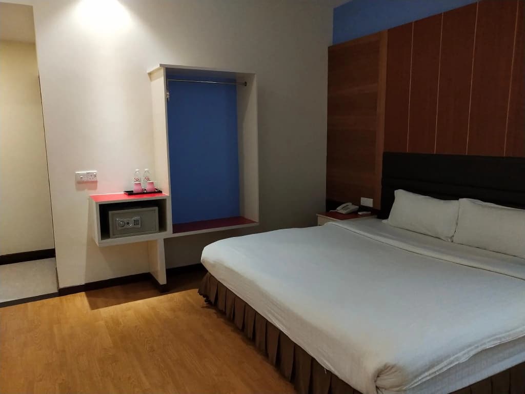 MB Hotel Perdana Square - photo 5