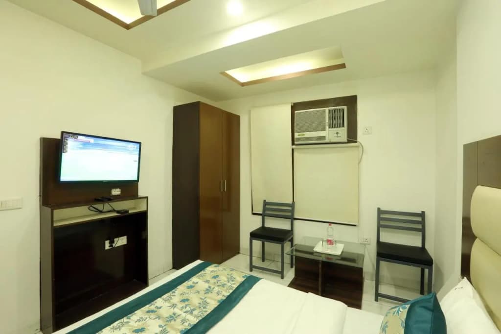 Hotel Qualia Suites at Delhi Airport - photo 12
