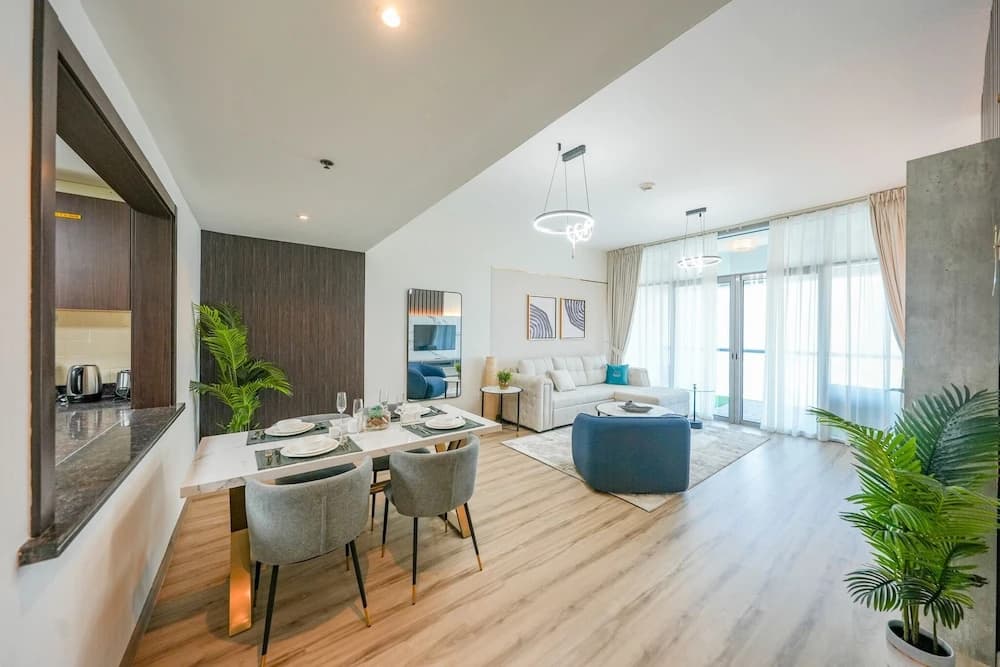 Yogi-Luxury 1BR Apartment with Panoramic Views - photo 7