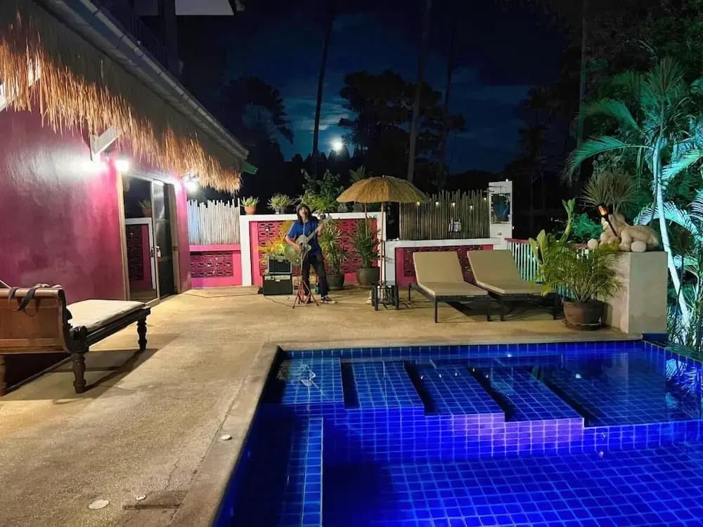 Pink House - photo 8