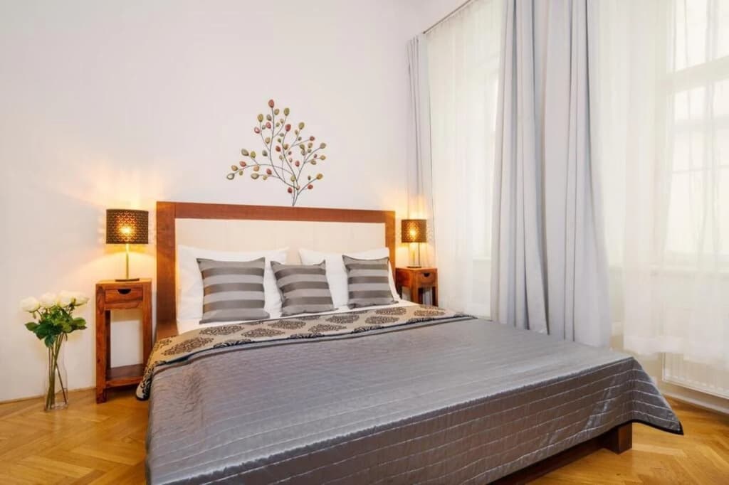 Old town square premium apartments - photo 3