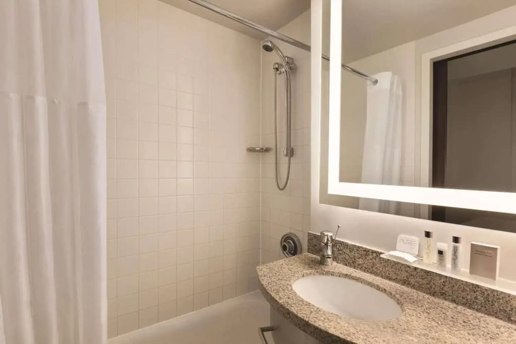 Radisson Hotel New York Wall Street - photo 8