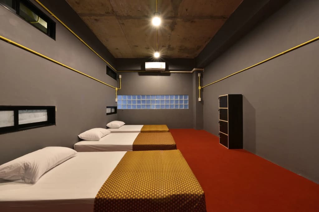 248 Street Hostel - photo 6