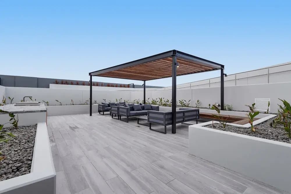 Generous 2-bed Apartment With Great Amenities - photo 12
