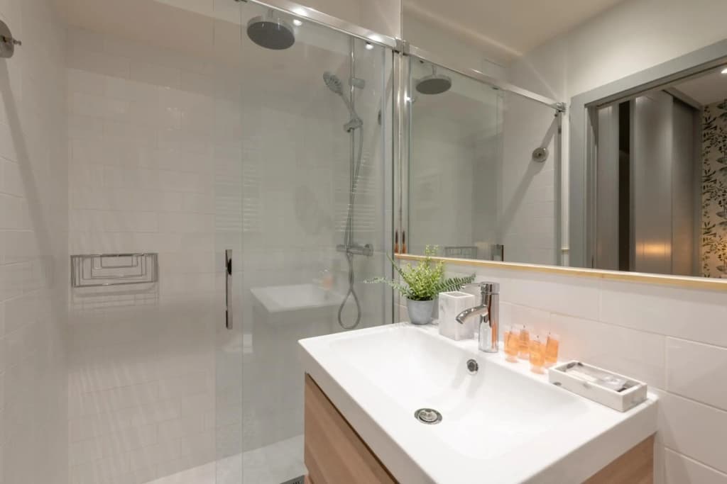 Sophisticated brand new flat - photo 3