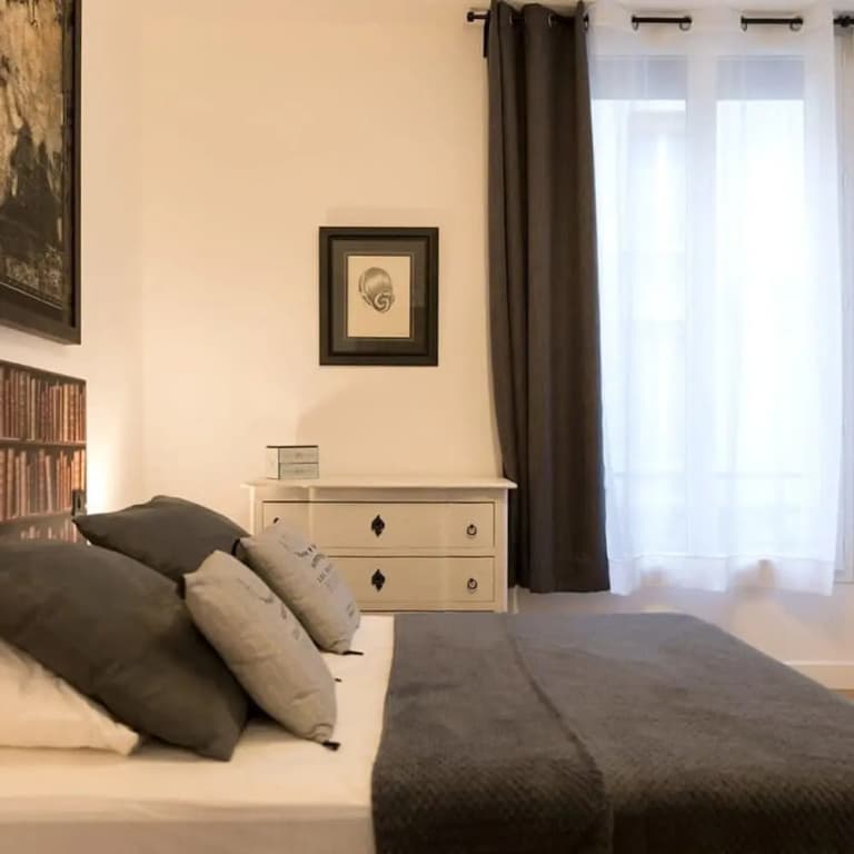 Stylish Sevre I Chic 1-br in the Heart of the 6th - photo 14