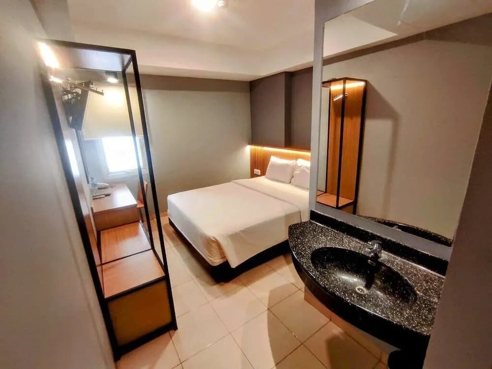 Studio One Thamrin Hotel - photo 7