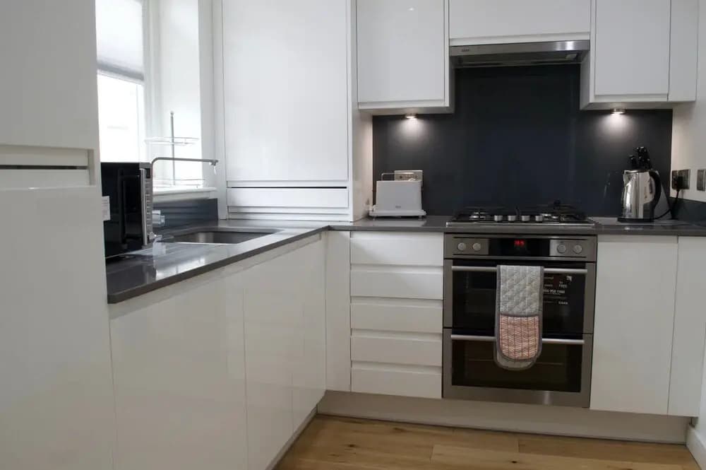 Modern 2 Bedroom Apartment With Parking - photo 13