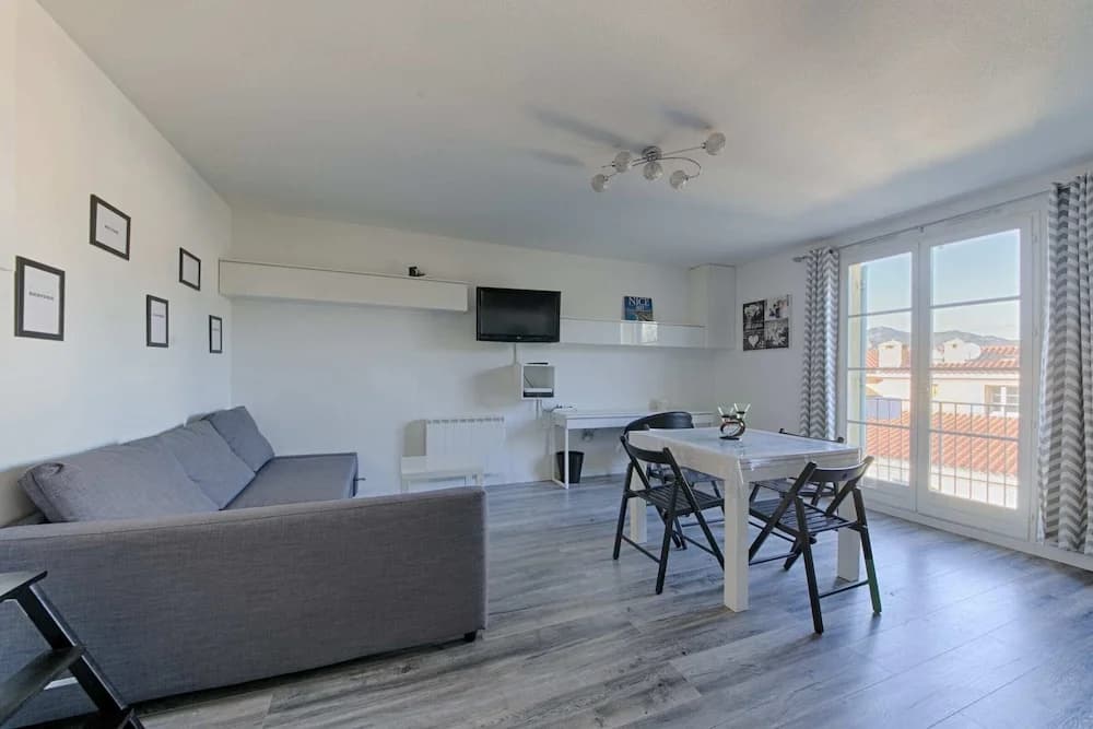 Nice 2 Room Apartment With Terrace - Vieux Nice - photo 2