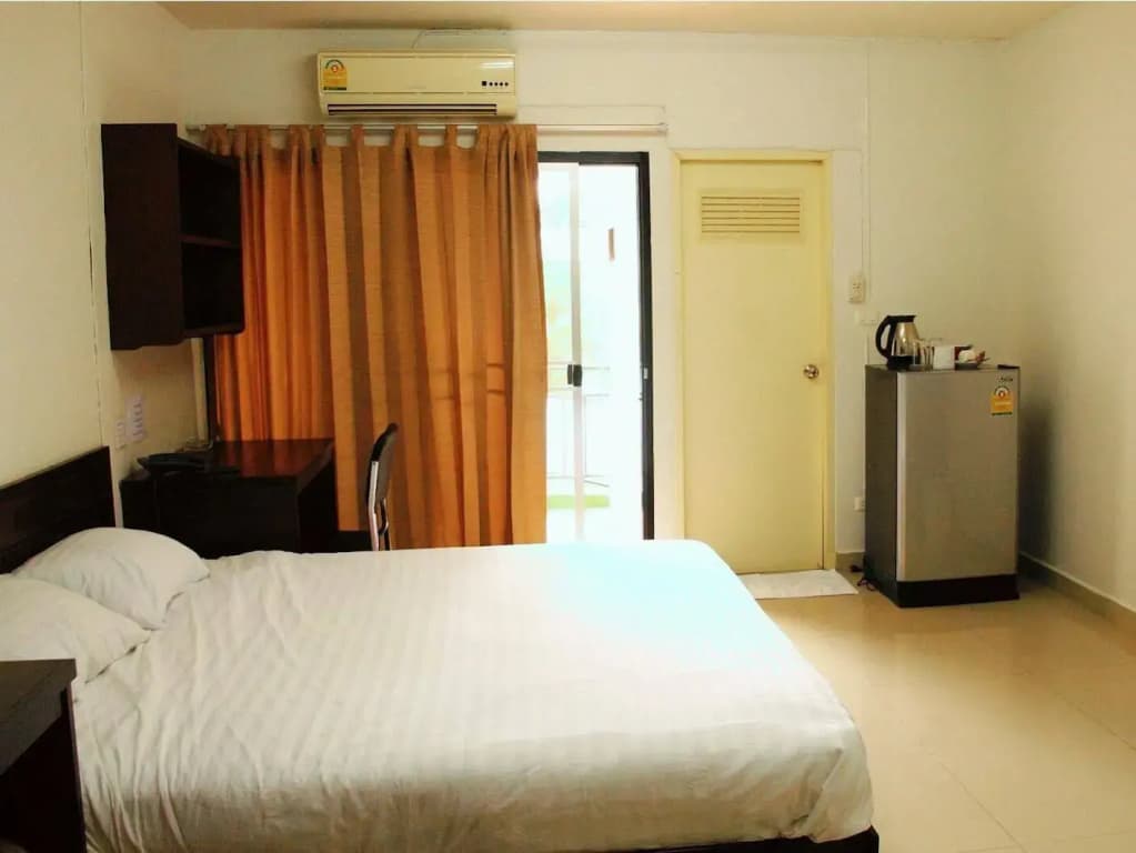 Phet Street Apartment - photo 3