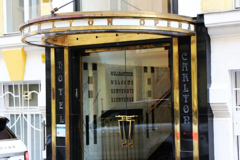 Carlton Opera - photo 1