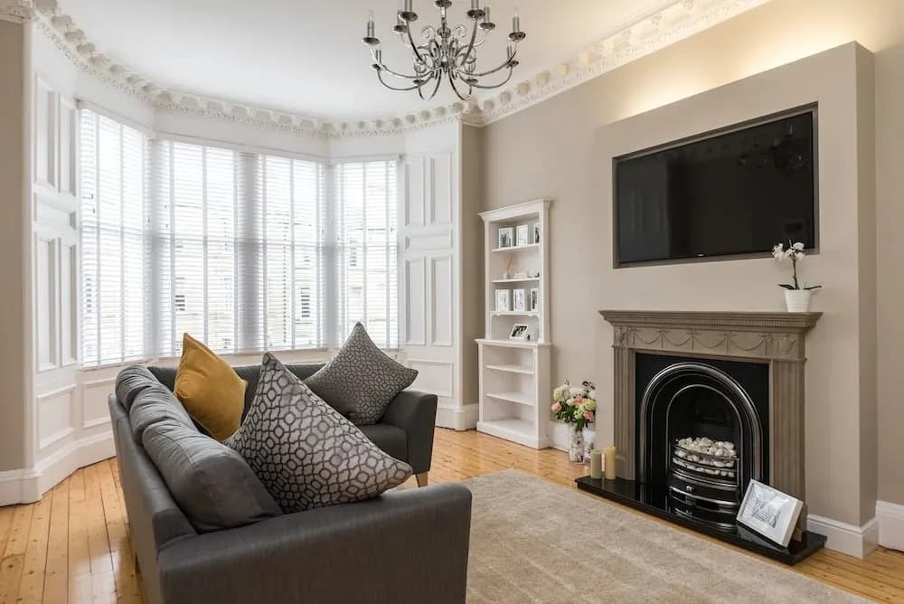 Sleek and Modern 2BR Home Near City Centre - photo 4