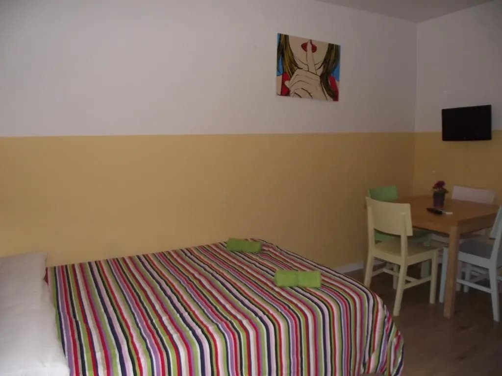 Village Chueca Apartments - photo 5