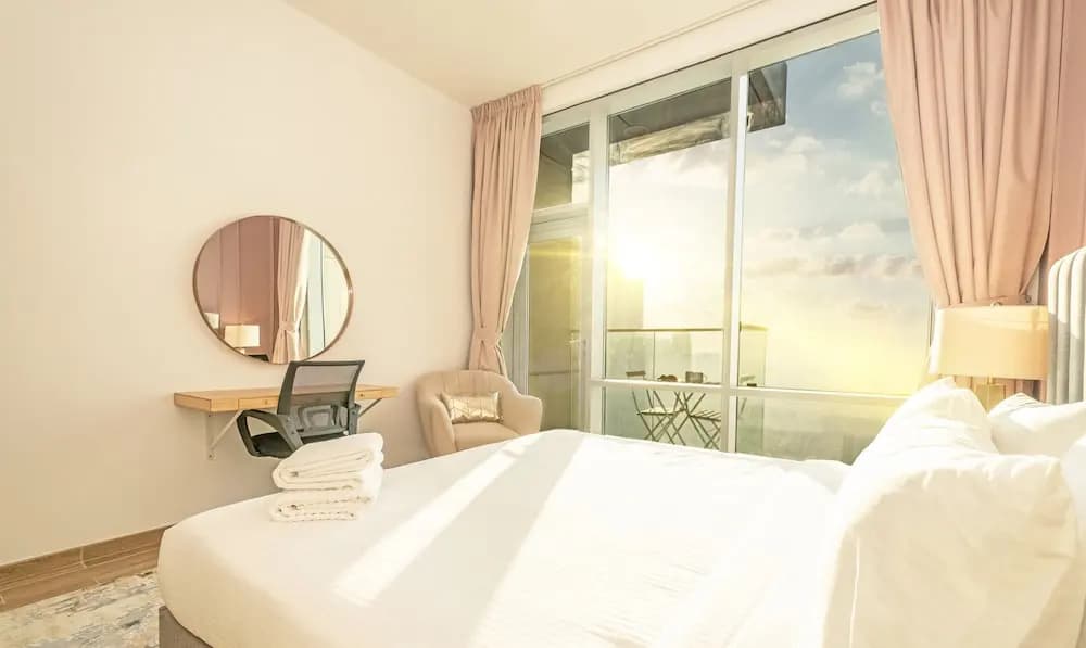 LUX The Elegant Residence Amna Tower - photo 1