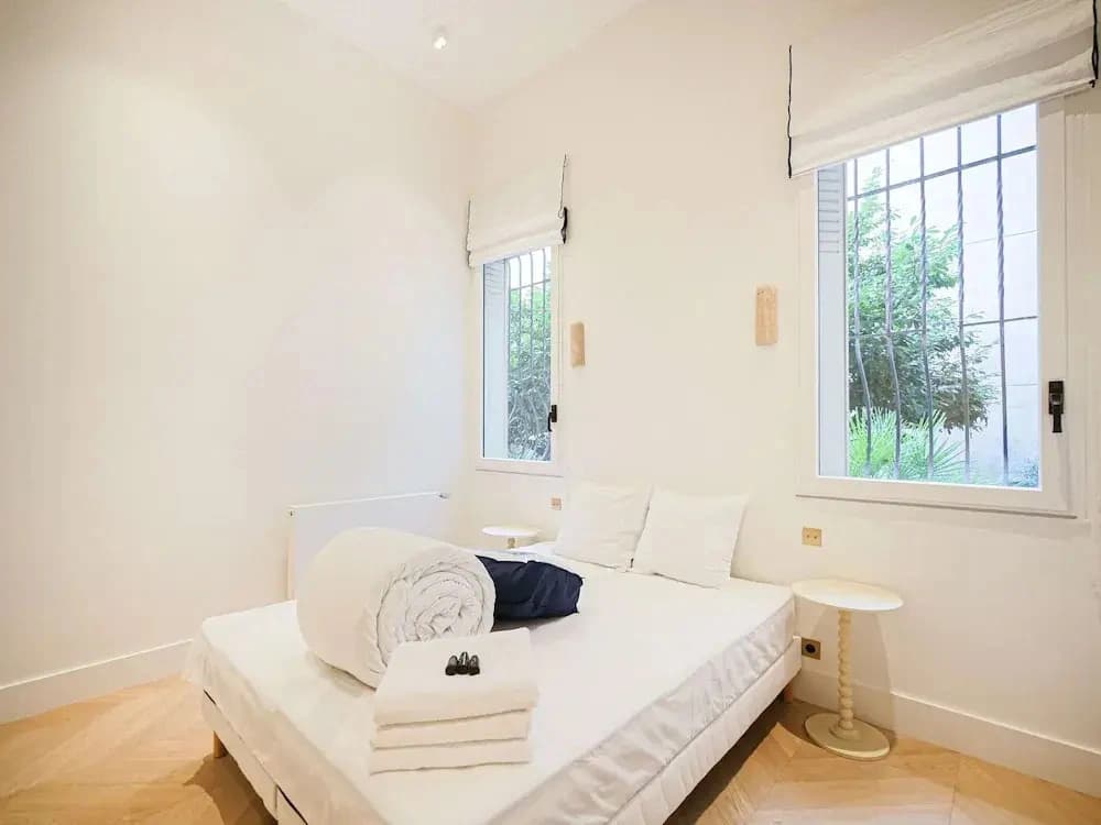 Sumptuous Apartment With Garden / Arc de Triomphe - photo 1