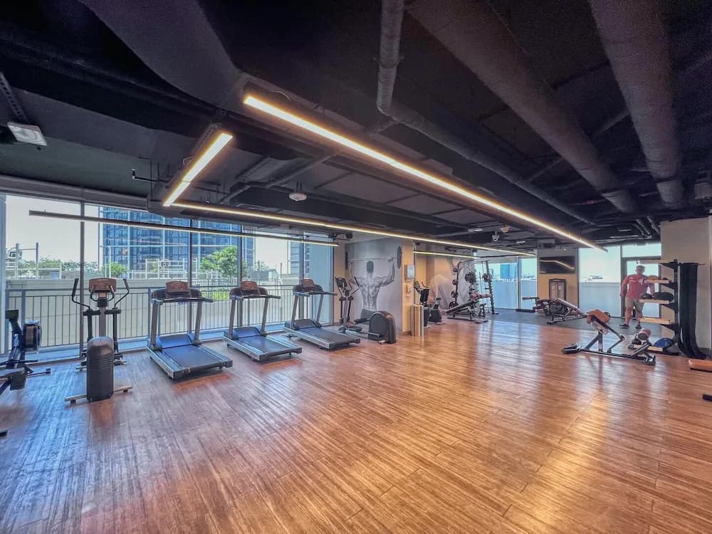 Bright 2BR in top Creek Rise Tower - photo 18