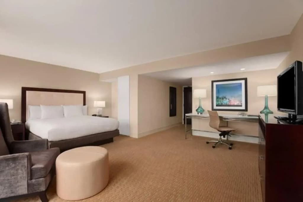 Hilton Miami Airport Blue Lagoon - photo 32