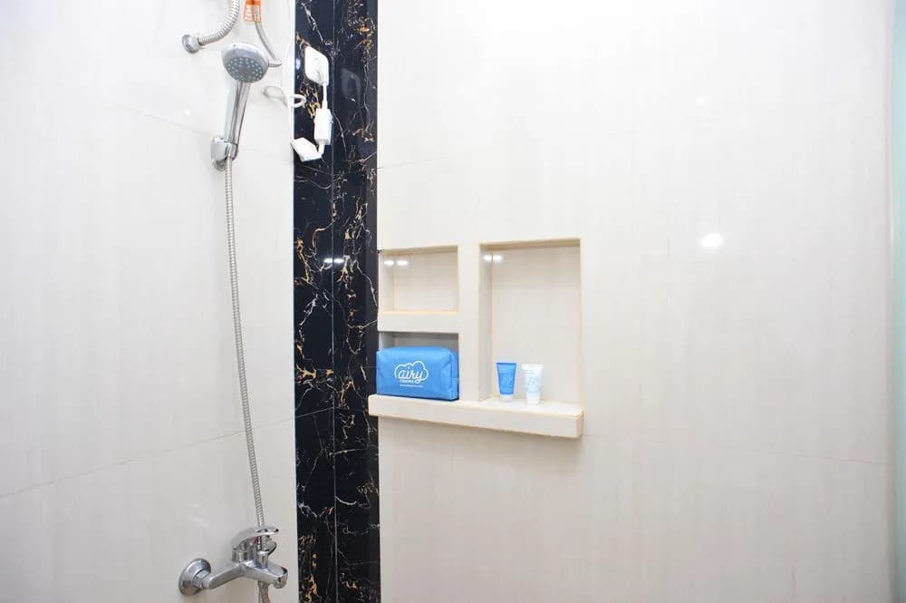 Airy Tebet Utara Jakarta - photo 8