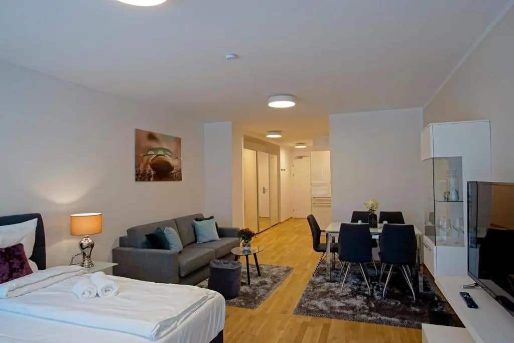 English Theater Apartment at Rathaus - photo 5