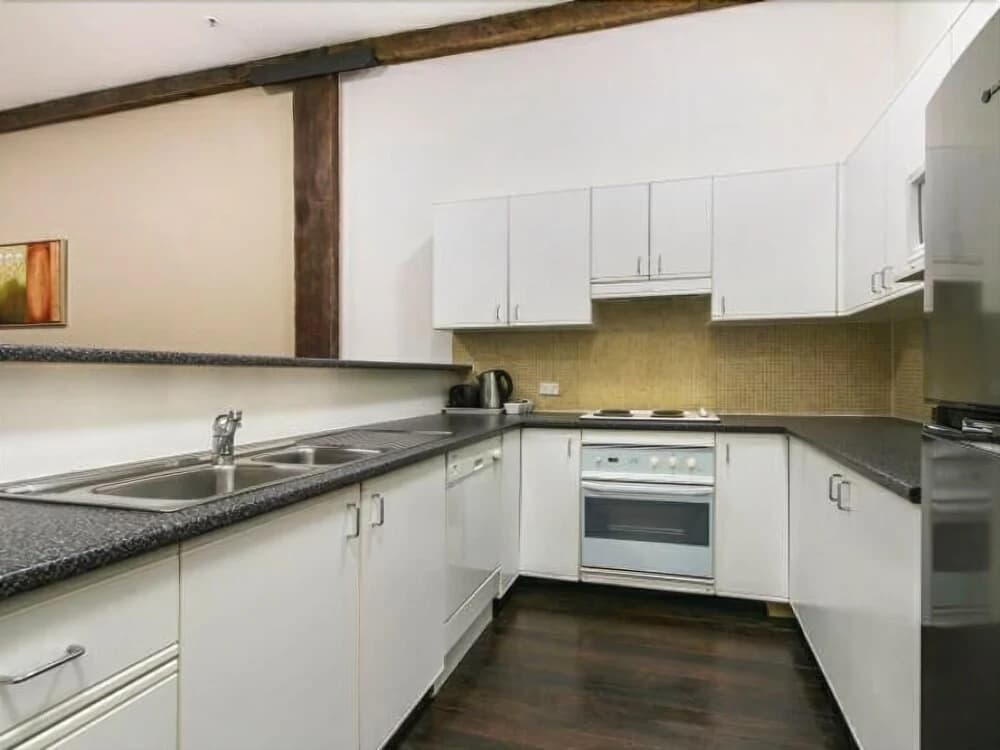Darling Harbour Spacious Apartment - photo 13