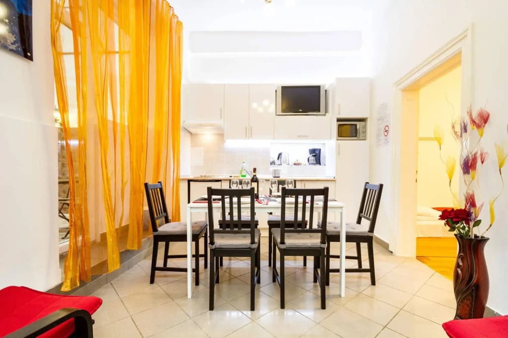 Like Home Opera Apartments - photo 17