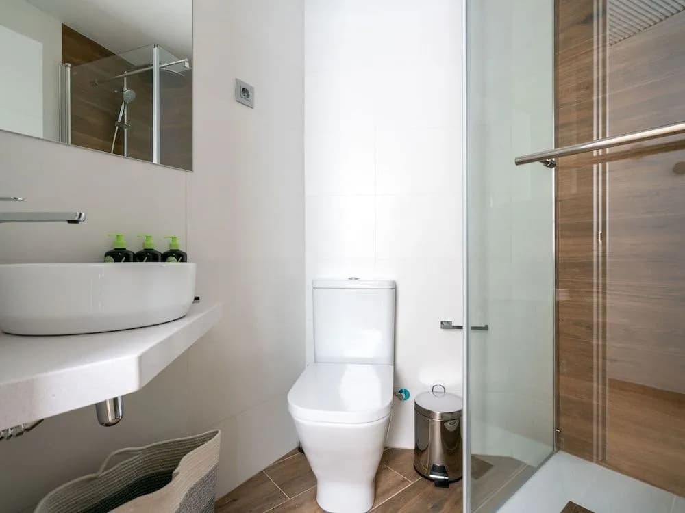 Limehome Barcelona Carrer de Fontcoberta - photo 9