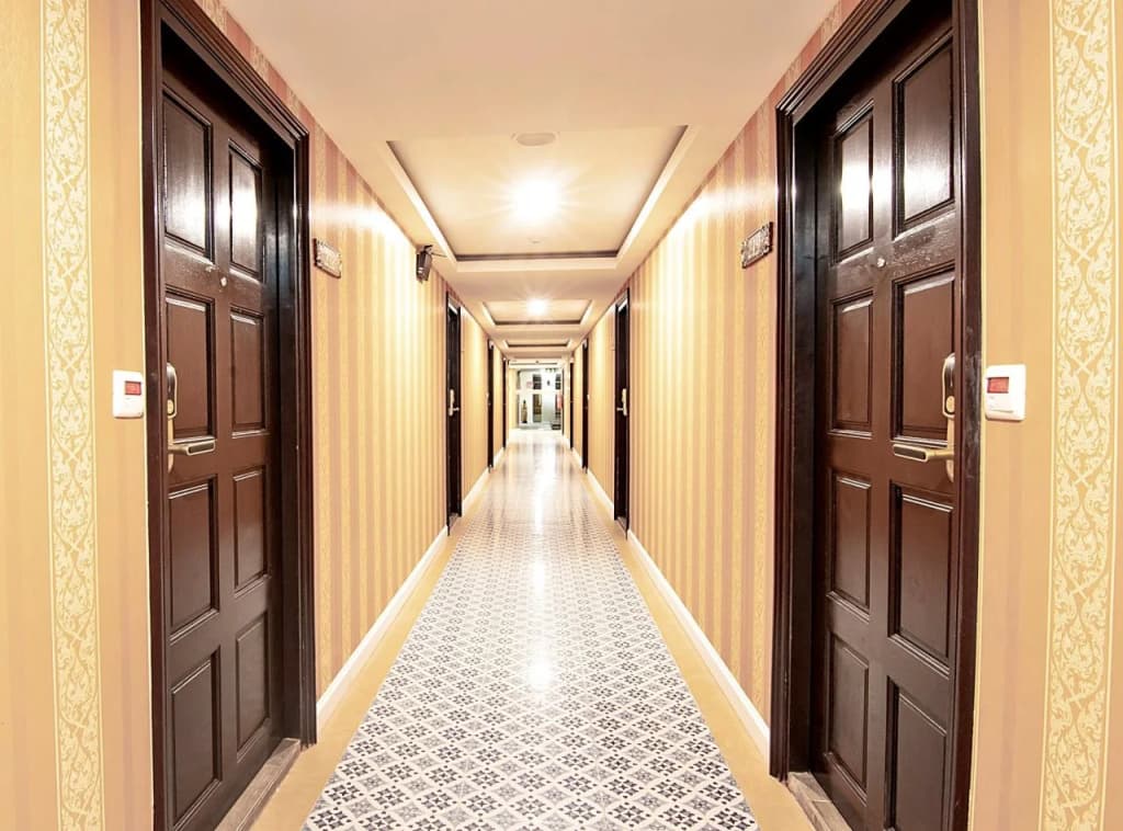 J Place Hotel - photo 11
