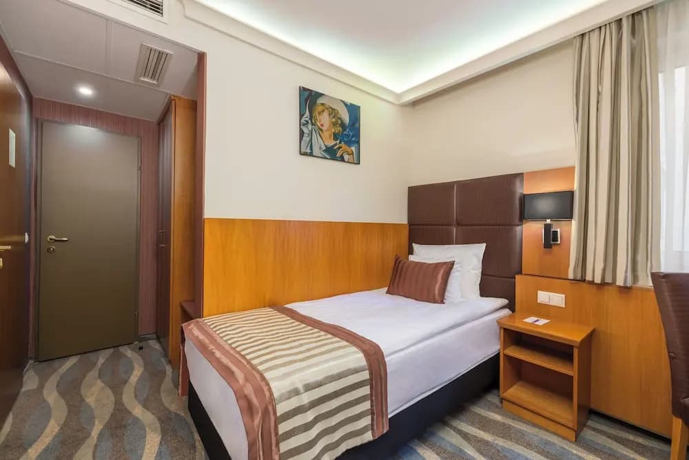 Carlton Hotel Buda Castle - photo 7