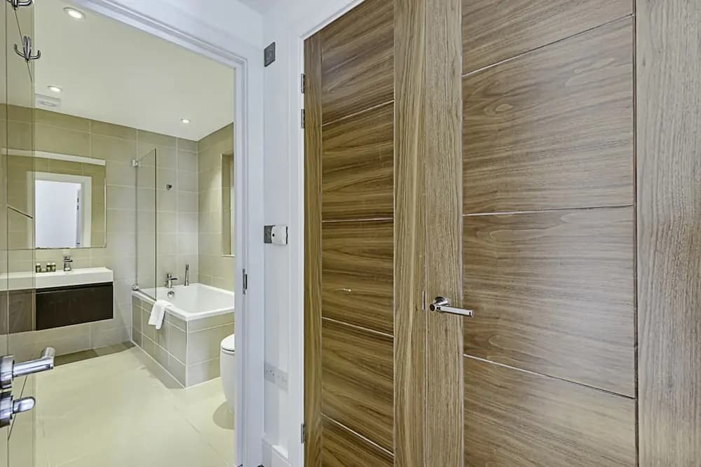 Chic Chiswick Apartment - photo 8