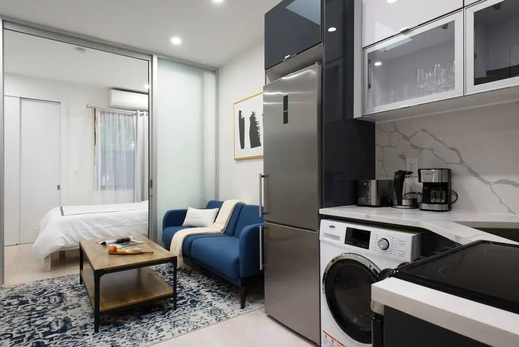 78-4b New Quality 1br W D in Unit Skylight - photo 2