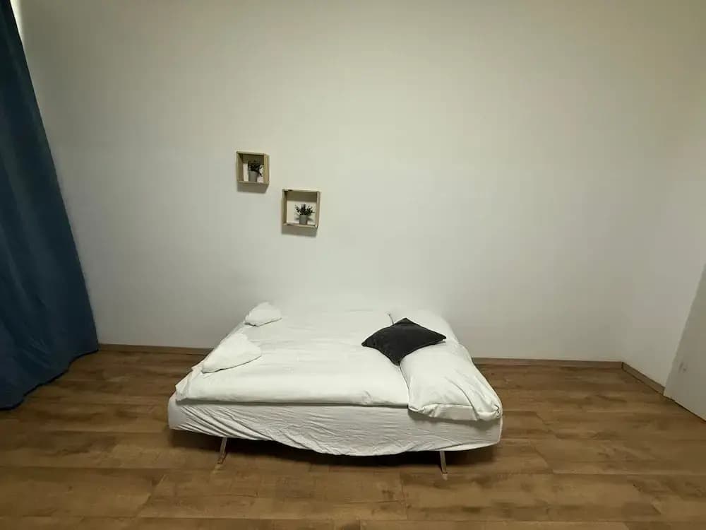 Stylish 2BR Apartment Westbahnhof Area - photo 2