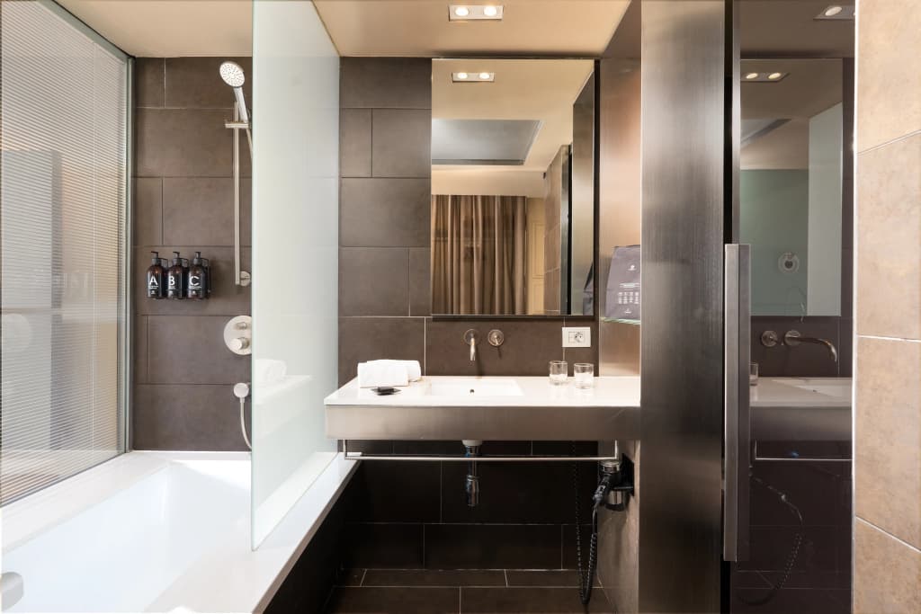 B-Hotel - photo 10