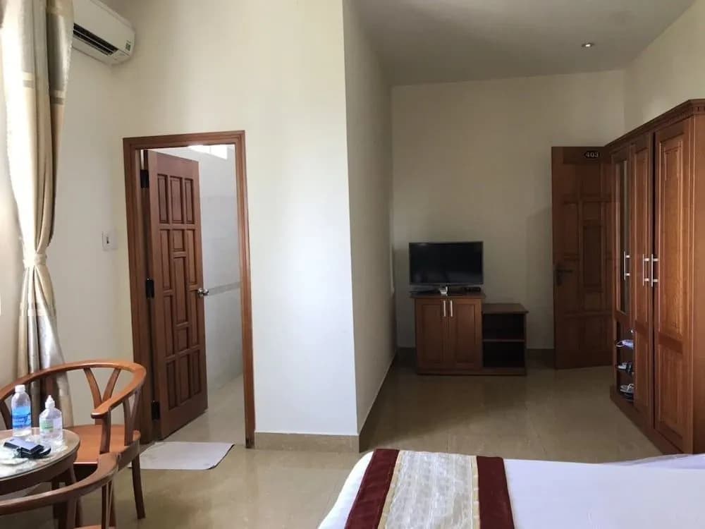 Minh Long Hotel - photo 4
