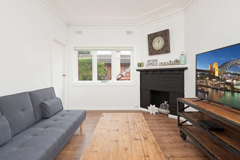 Newly Renovated Apt Close to CBD Unit 2 - photo 8