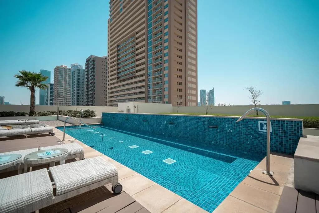 HiGuests - Elegant Studio with Pool and Private Balcony - photo 12