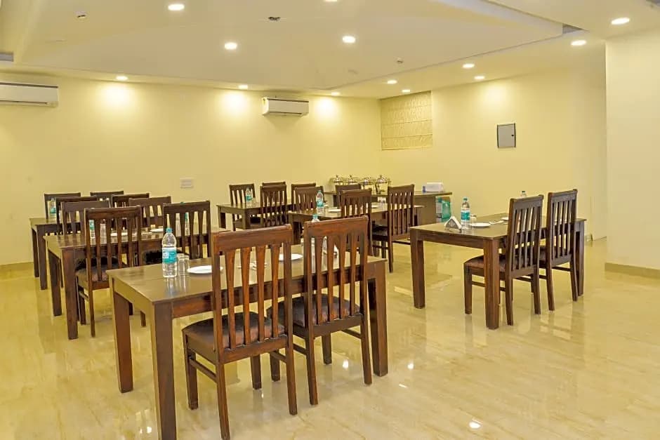 Capital O 12674 Hotel Grand Suites - photo 14