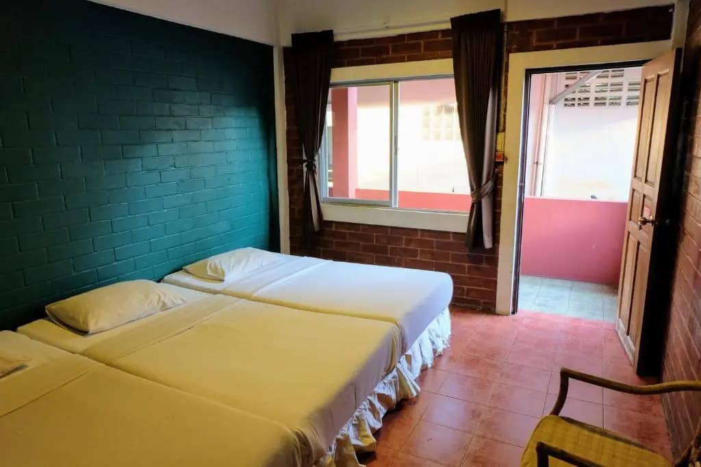 Red Brick Guesthouse - photo 3