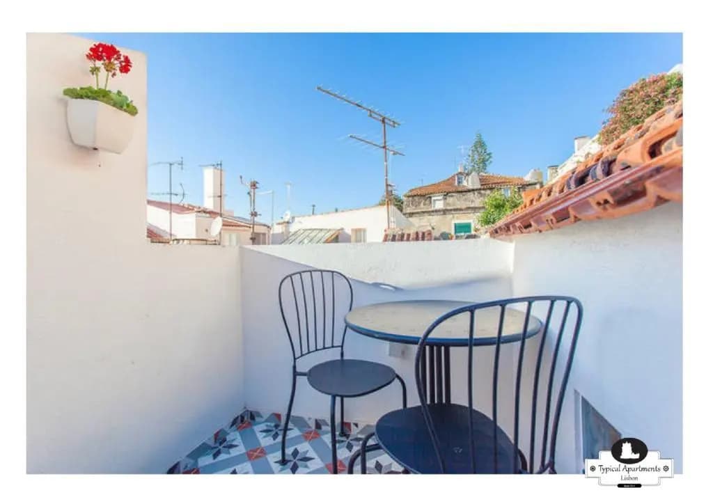 Beco das Flores, Typical Apartment - photo 1