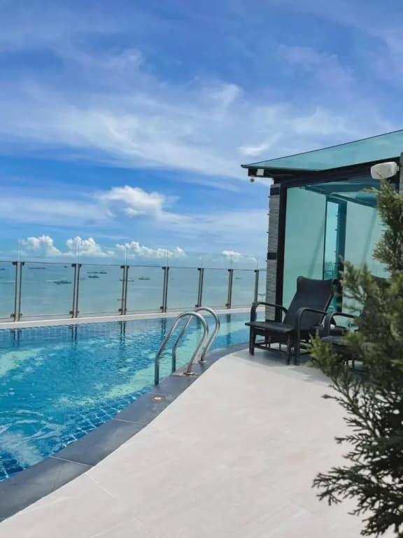 Serenotel Pattaya Beach Front - photo 20