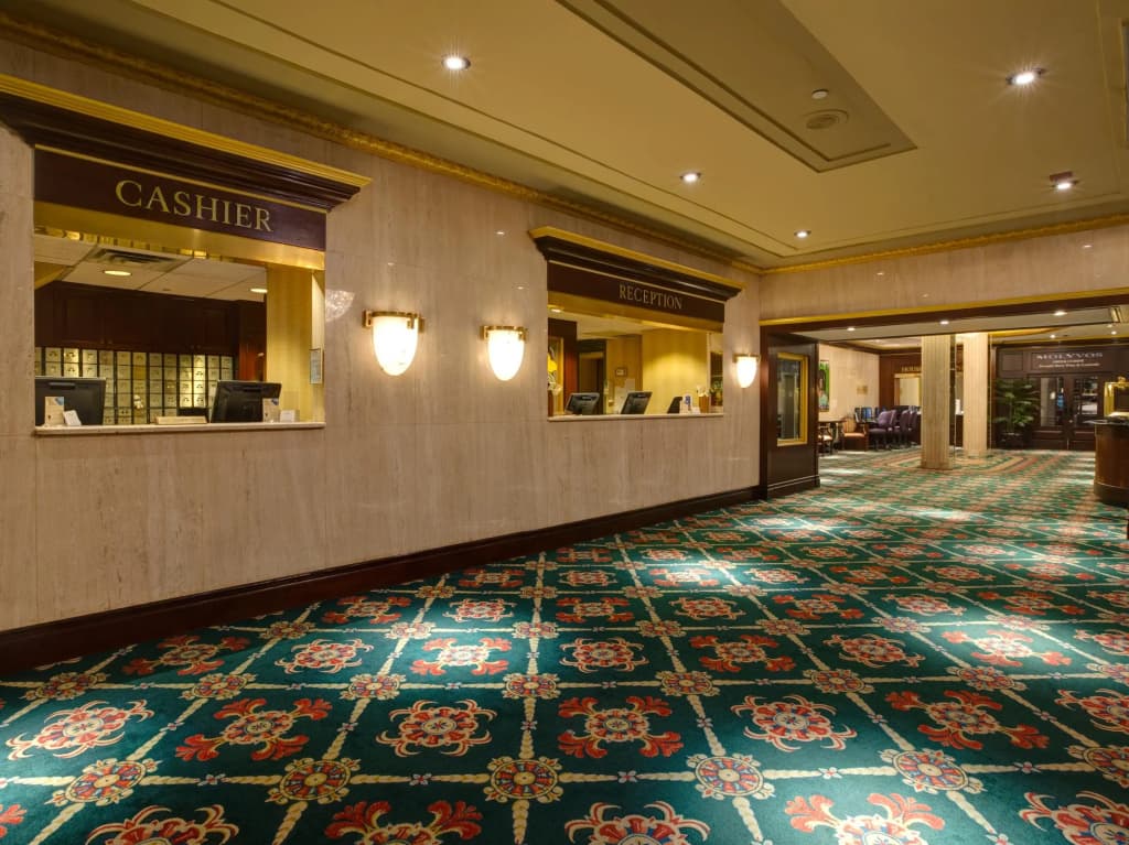 Wellington Hotel - photo 2