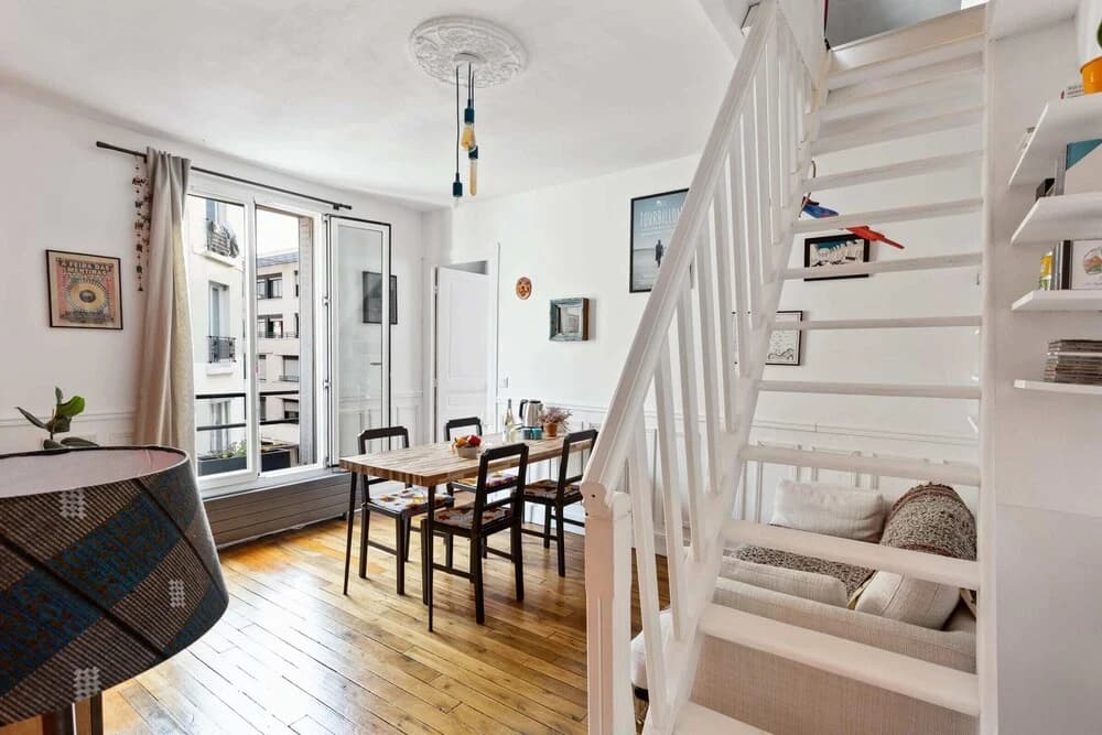 Spacious and Bright Duplex Located in the 19th - photo 7