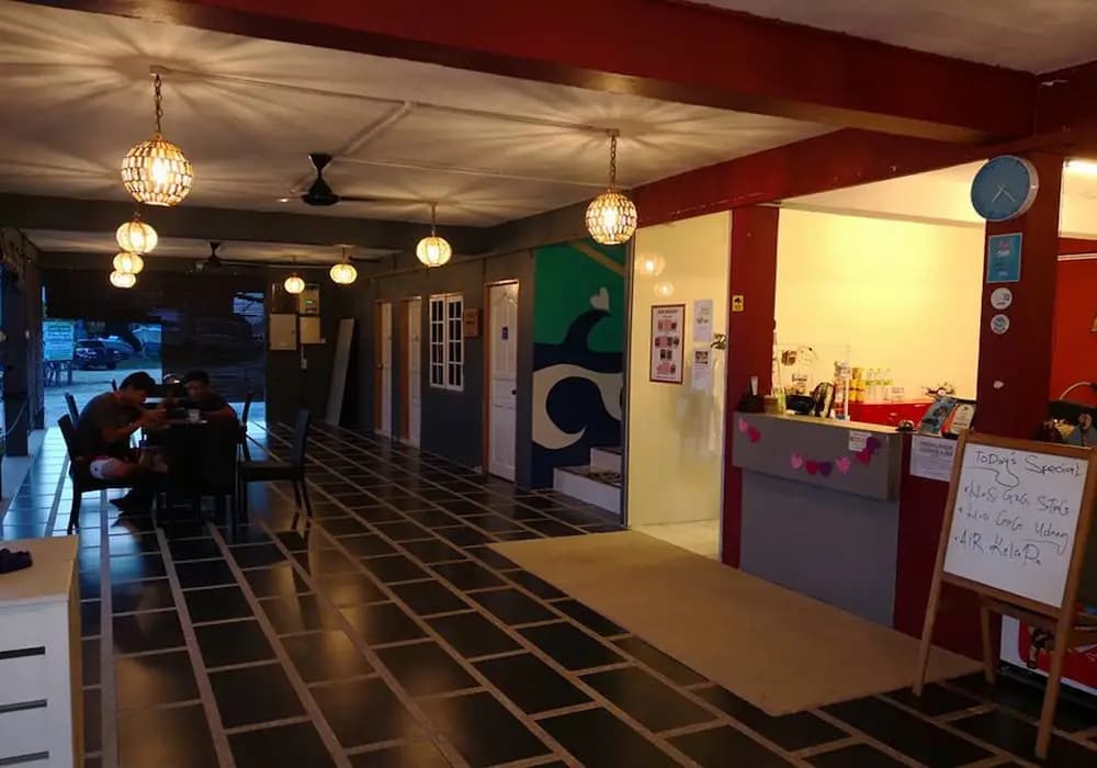 Riverbank Dungun Guesthouse & Cafe - photo 17