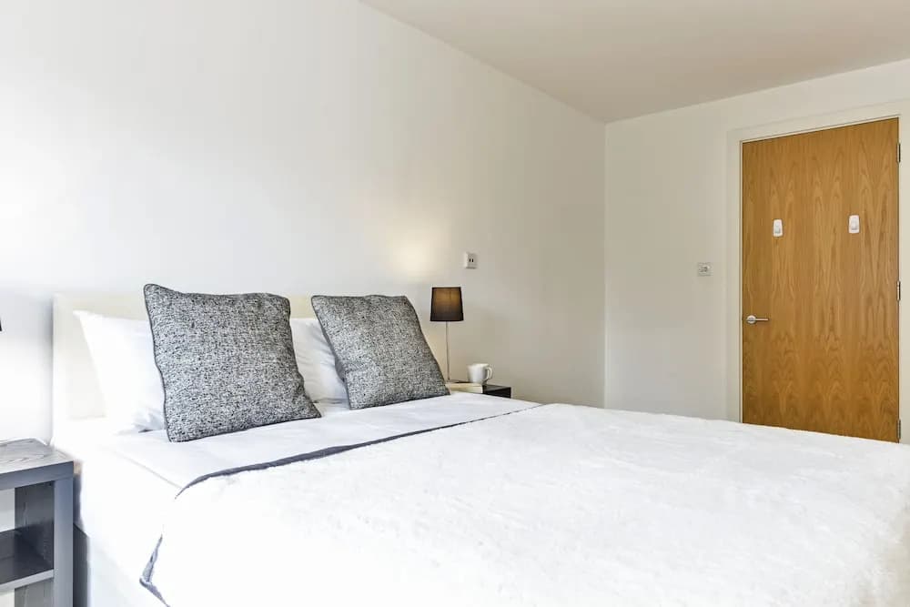 Tower Bridge City Apartments - photo 2