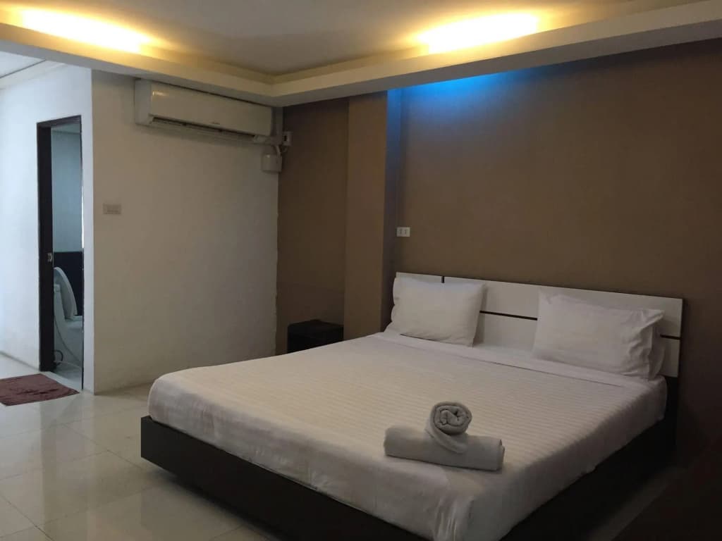 Royal Bombay Suites - photo 5