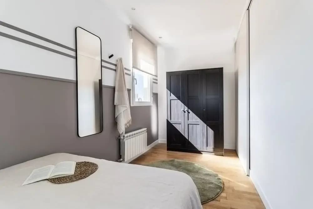 Oeste - 2 Bedrooms in Chueca - photo 2