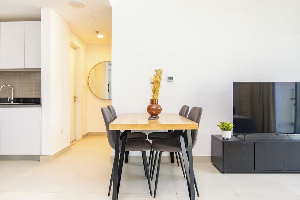 Bloomfields 1br Elegant Escape Pulse - photo 10